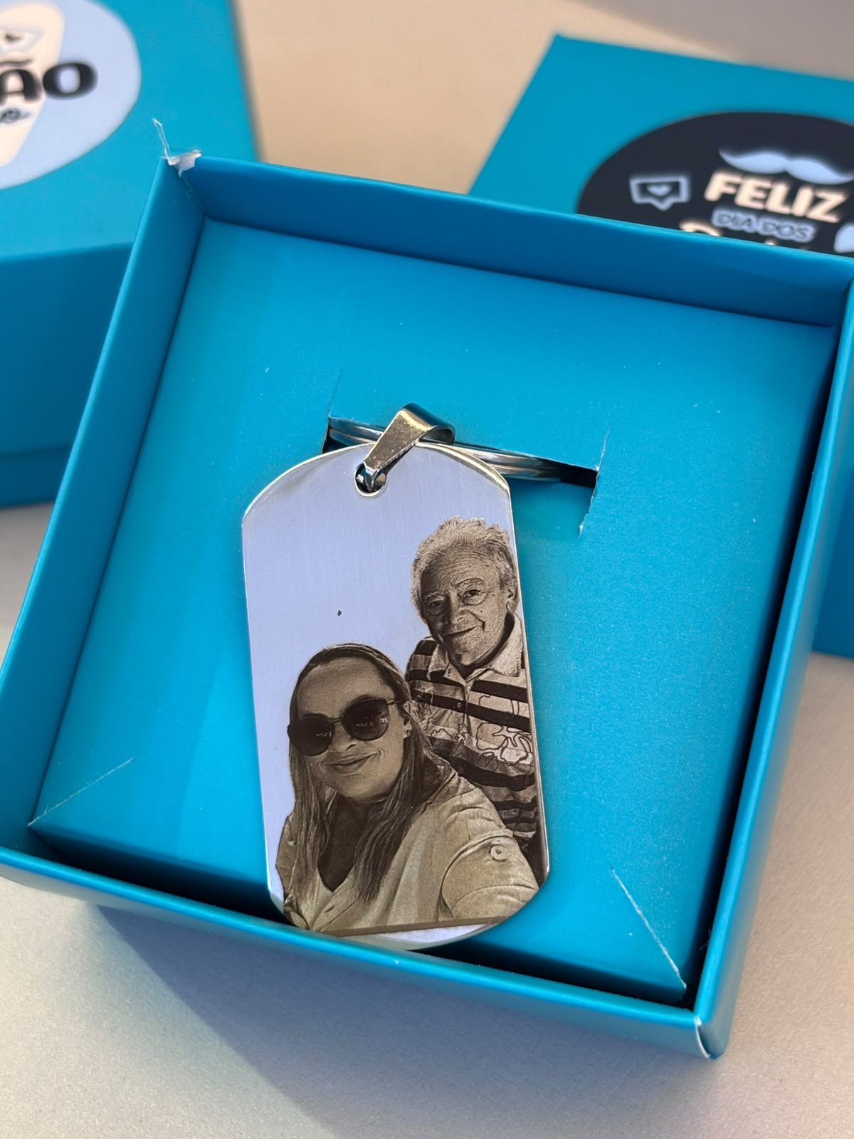 Chaveiro fotogravado com uma homenagem familiar