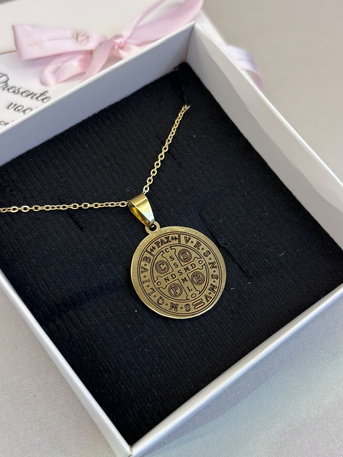Medalha personalizada com calendário gravado